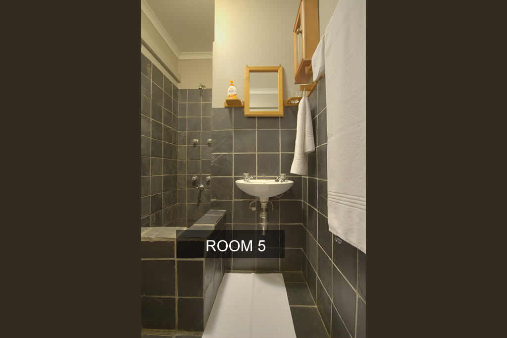 bedroom5_bathroom